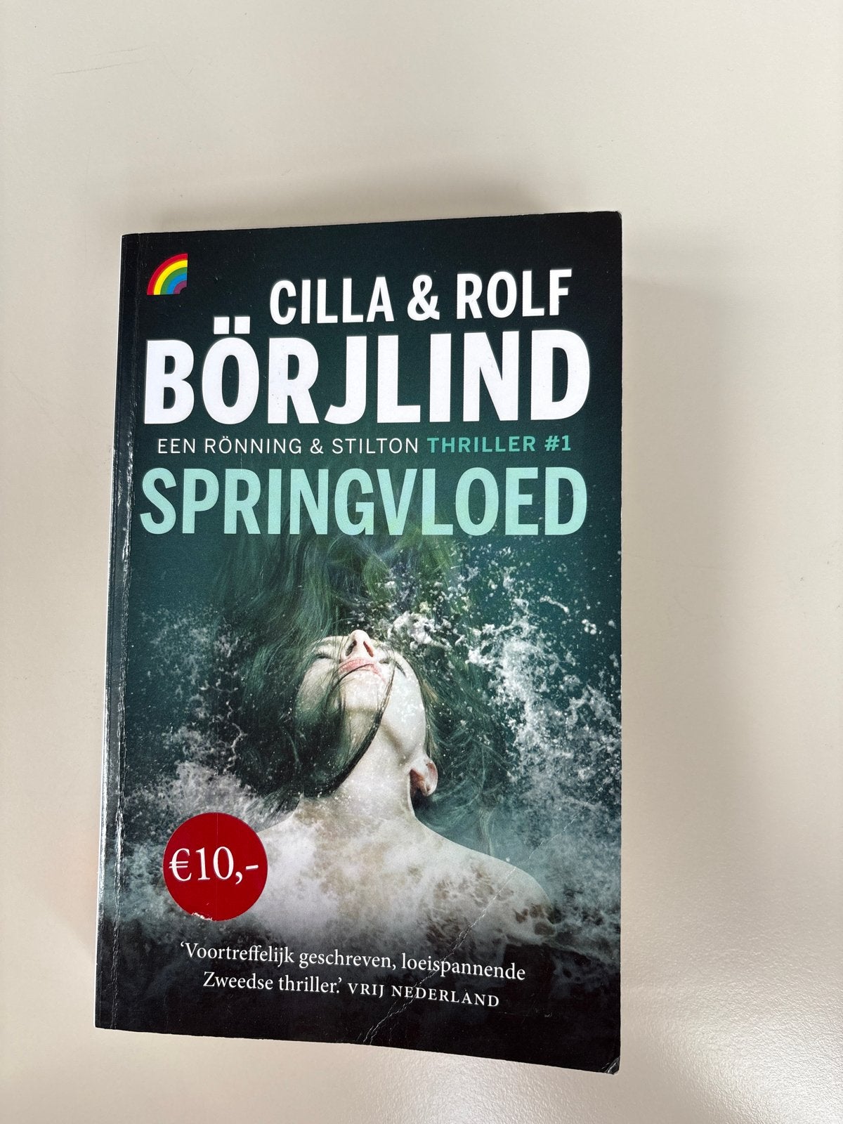 Springvloed - Cilla & Rolf Börjlind (Thriller #1), Boeken, Ophalen of Verzenden, Zo goed als nieuw, Scandinavië
