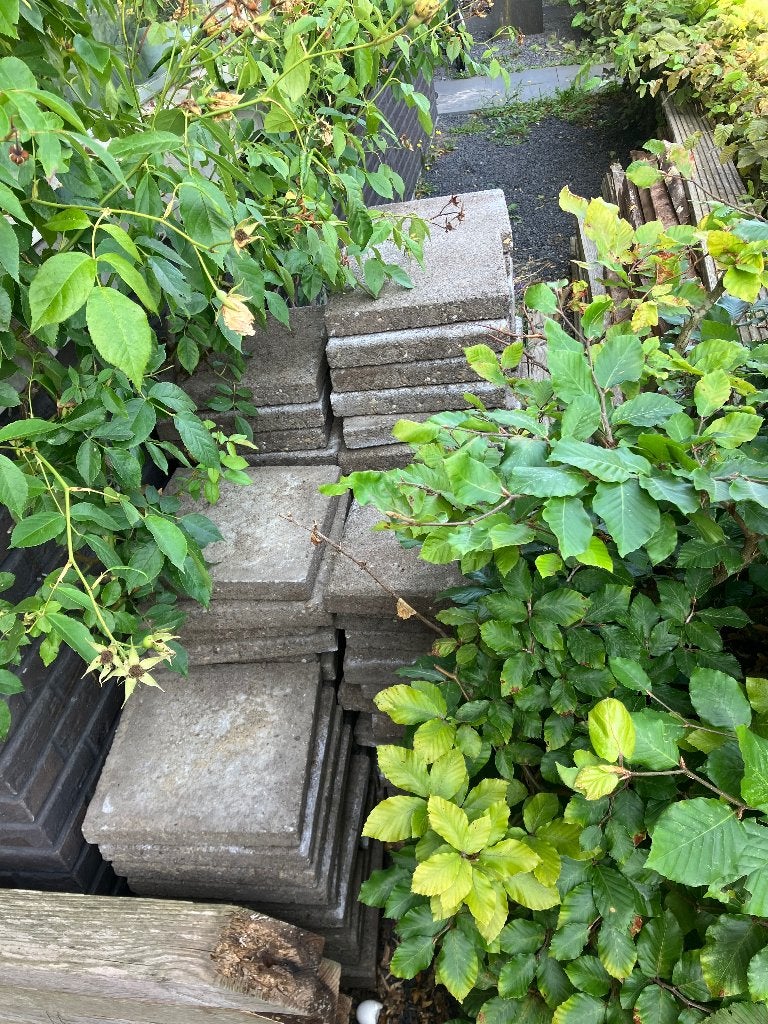 Gratis +/- 100 standaard stoeptegels, Tuin en Terras, Ophalen, Gebruikt, 5 tot 10 m², Beton