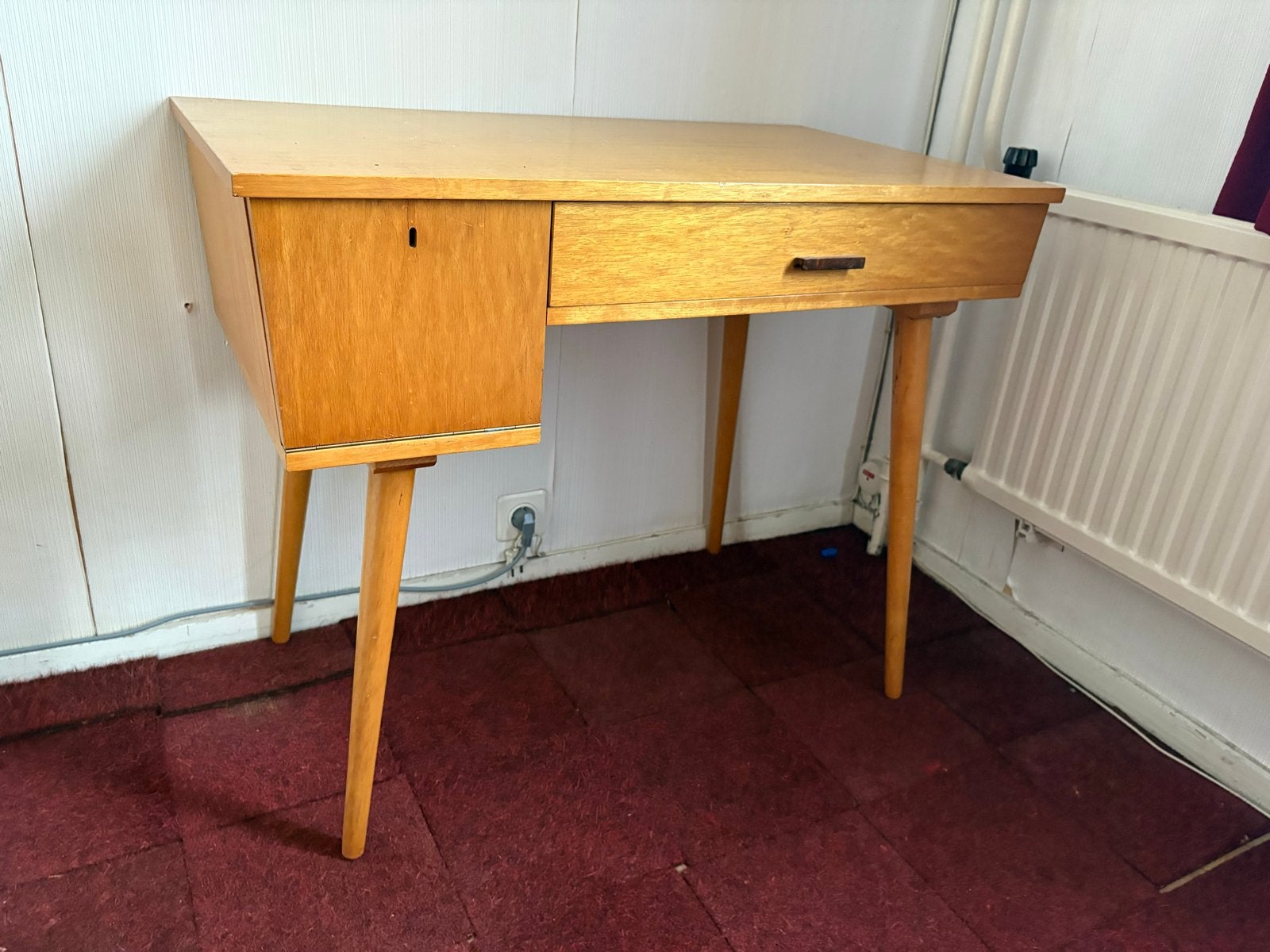 Vintage houten bureau met lade en opbergruimte, Ophalen, Overige typen, Gebruikt, Hout