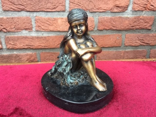 leuk bronzen beeld, dromerig meisje, Ophalen of Verzenden, Brons