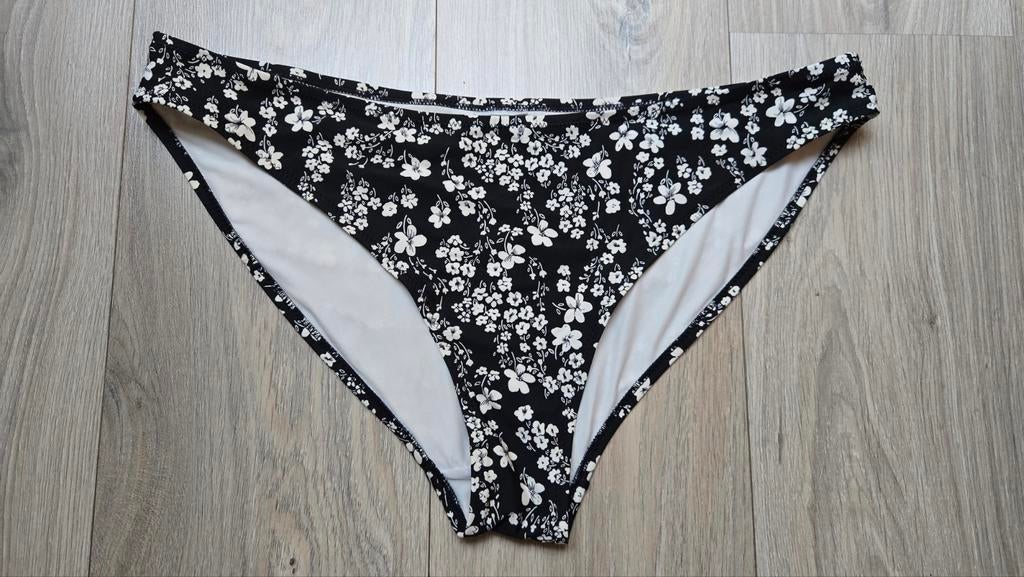 Nieuw zwart wit gebloemd bikini broekje - Maat XL, Verzenden, Nieuw, Zwart, Bikini