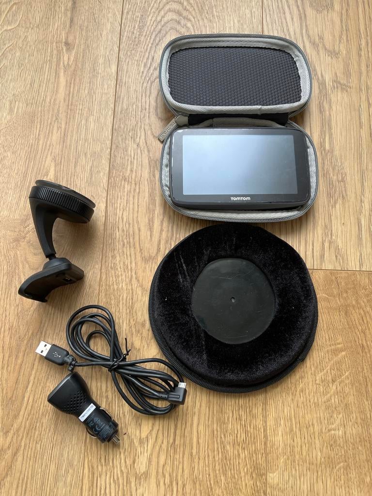 TomTom Go 5200 navigatiesysteem met accessoires, Ophalen of Verzenden