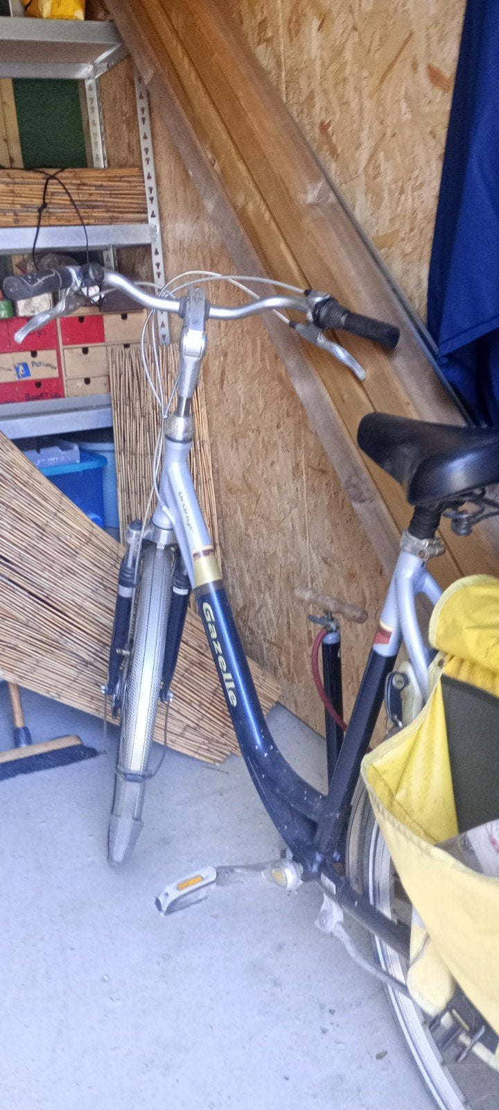 Gazelle damesfiets - Opknapper, Fietsen en Brommers, Velgrem, Versnellingen, Ophalen of Verzenden, Gazelle