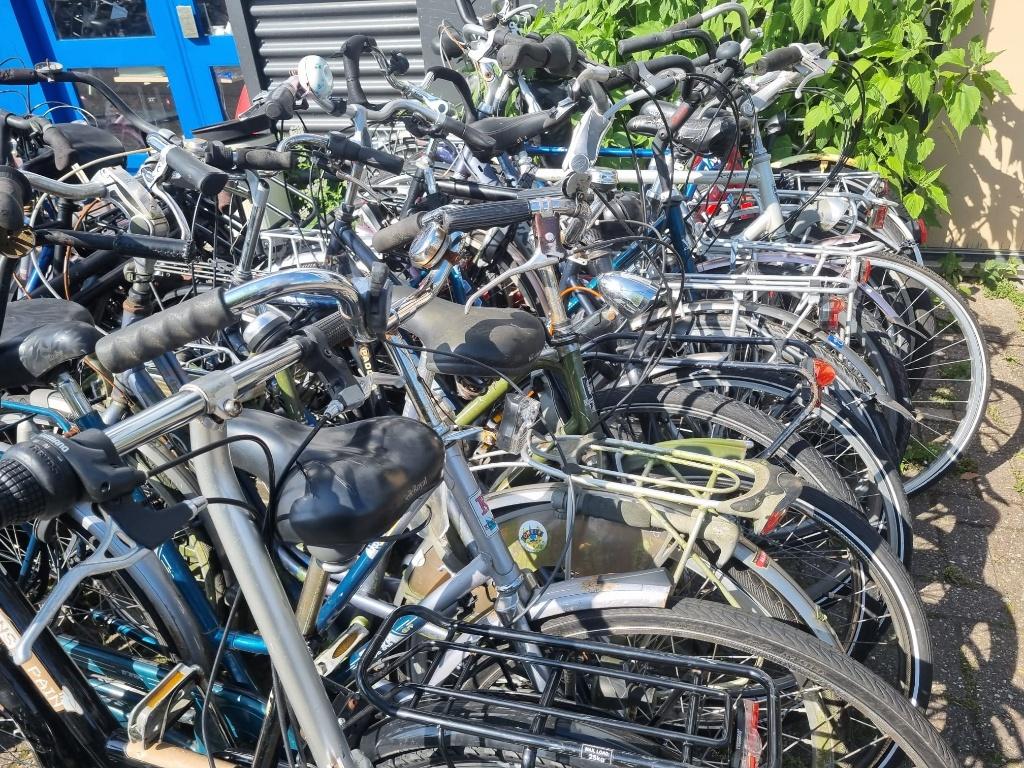 Partij van 37 opknappers of voor onderdelen, Fietsen en Brommers, Ophalen