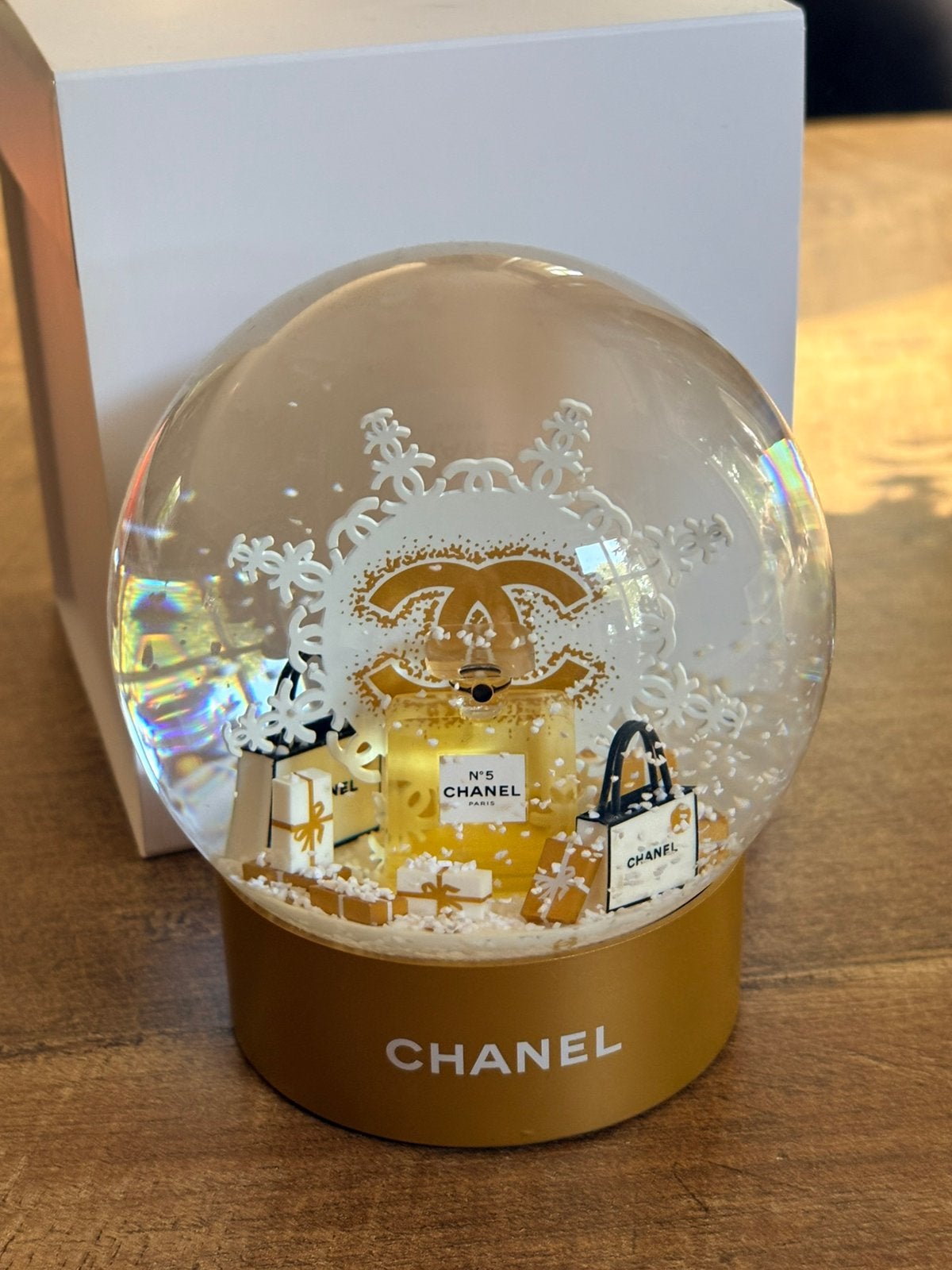 Chanel schudbol snowglobe a, Ophalen of Verzenden, Zo goed als nieuw