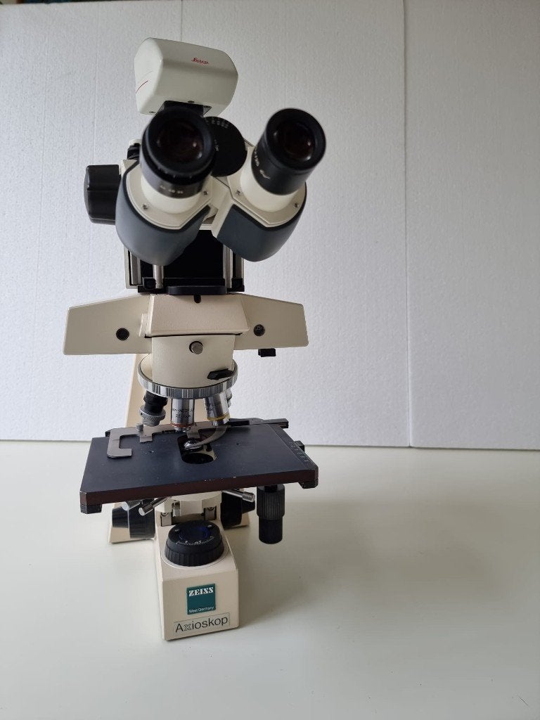 Carl Zeiss Axioskop Microscoop, Audio, Tv en Foto, Optische apparatuur | Microscopen, Gebruikt, Carl Zeiss Industrielle Messtechnik GmbH Carl-Zeiss-Str. 4-54 73447 Oberkochen Germany