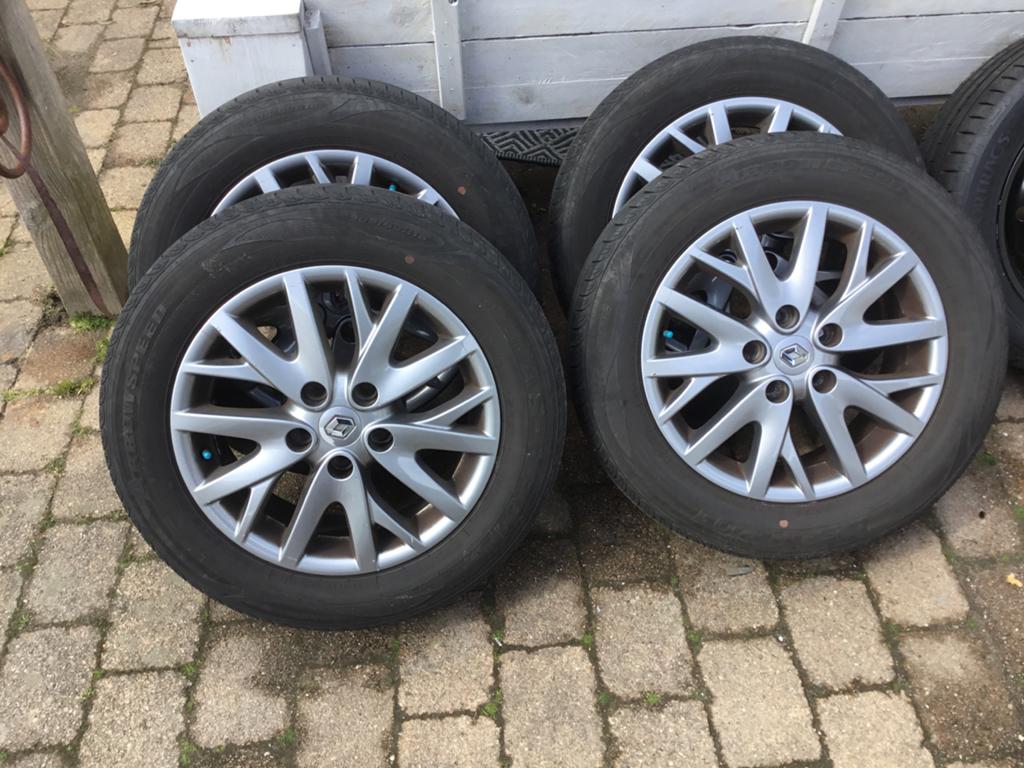 Renault Megane velgen met zomerbanden., Auto-onderdelen, Banden en Velgen, 16 inch, Zomerbanden, 205 mm, Ophalen of Verzenden
