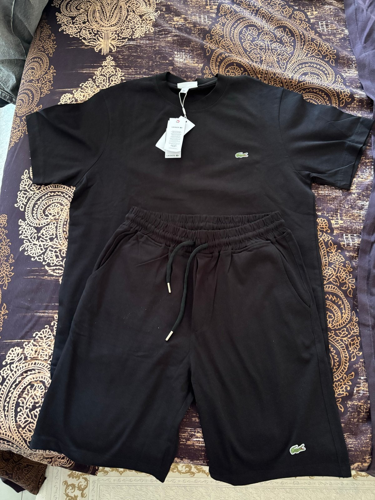 Lacoste T-shirt en korte broek set - Zwart, Ophalen of Verzenden, Nieuw, Maat 48/50 (M), Zwart