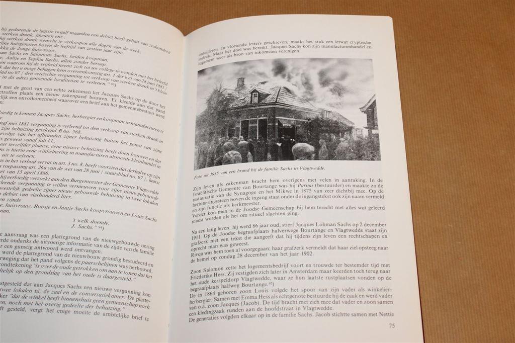 De Joden van Bourtange en Vlagtwedde — Een Herinnering, Boeken, Geschiedenis | Stad en Regio, Ophalen of Verzenden, Zo goed als nieuw