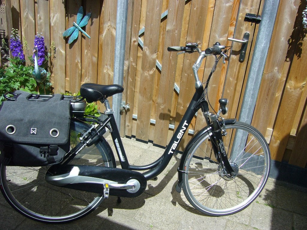 te koop electrische dames fiets, Fietsen en Brommers, Zo goed als nieuw, 47 tot 51 cm, 30 tot 50 km per accu, Ophalen