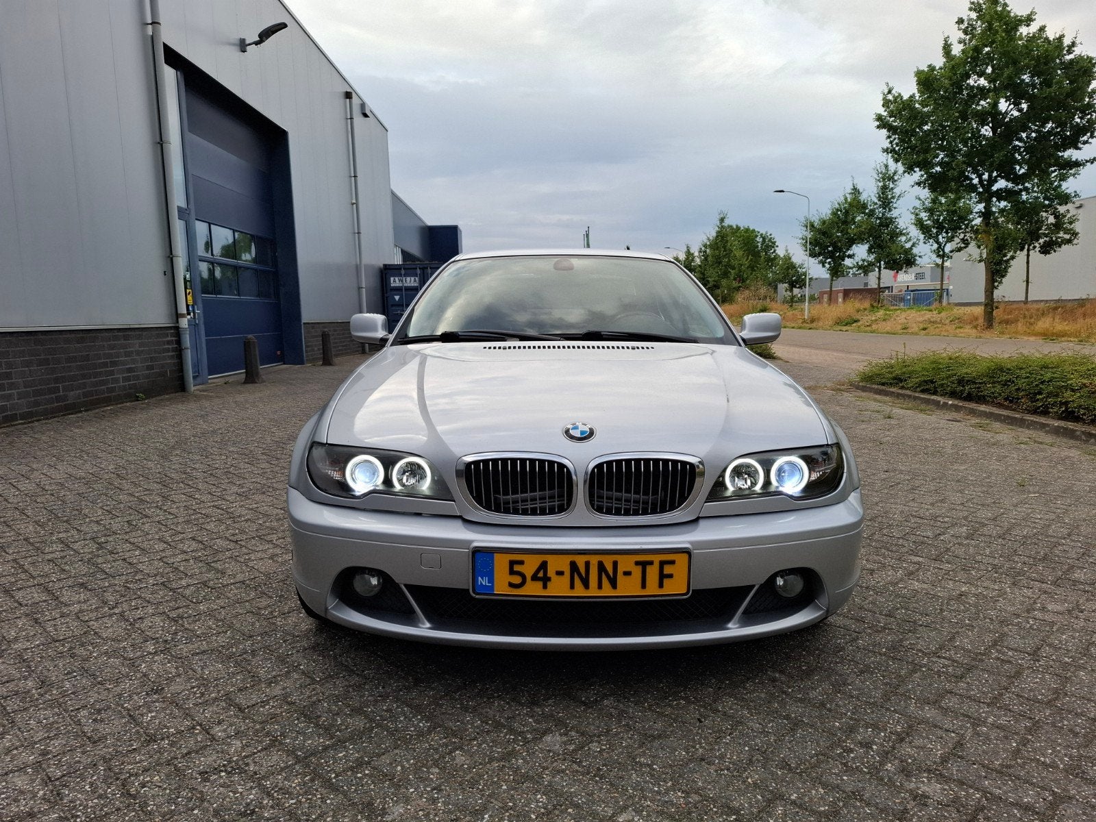 BMW 3-Serie 2.2 CI 320 Coupe 2004 Grijs, 2171 cc, Achterwielaandrijving, Leder en Stof, 75 €/maand