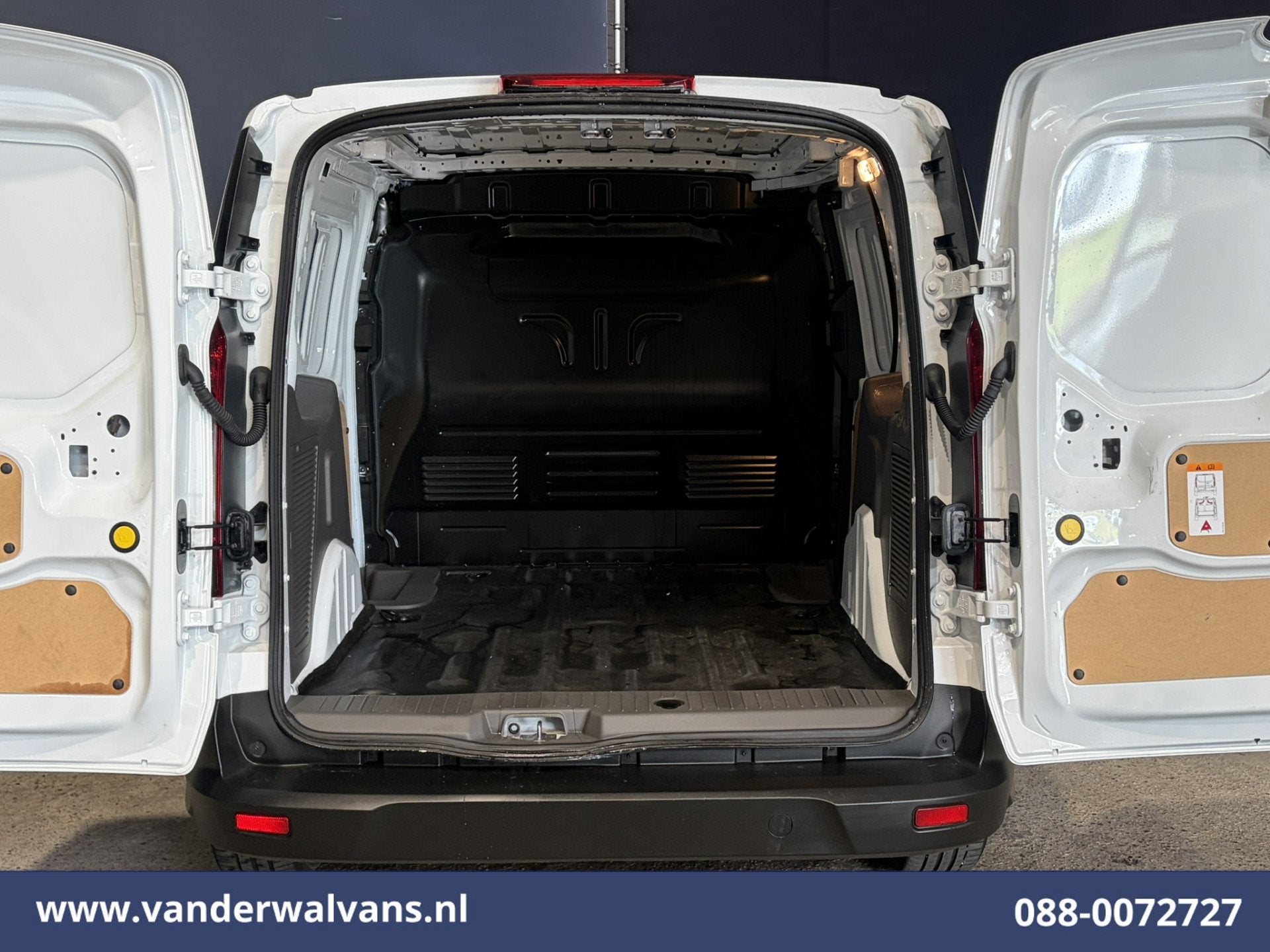 Ford Transit Connect 1.5 EcoBlue 100pk L1H1 Euro6 Airco | Ve, Auto's, Bestelauto's, Voorwielaandrijving, 1390 kg, Gebruikt, 4 cilinders