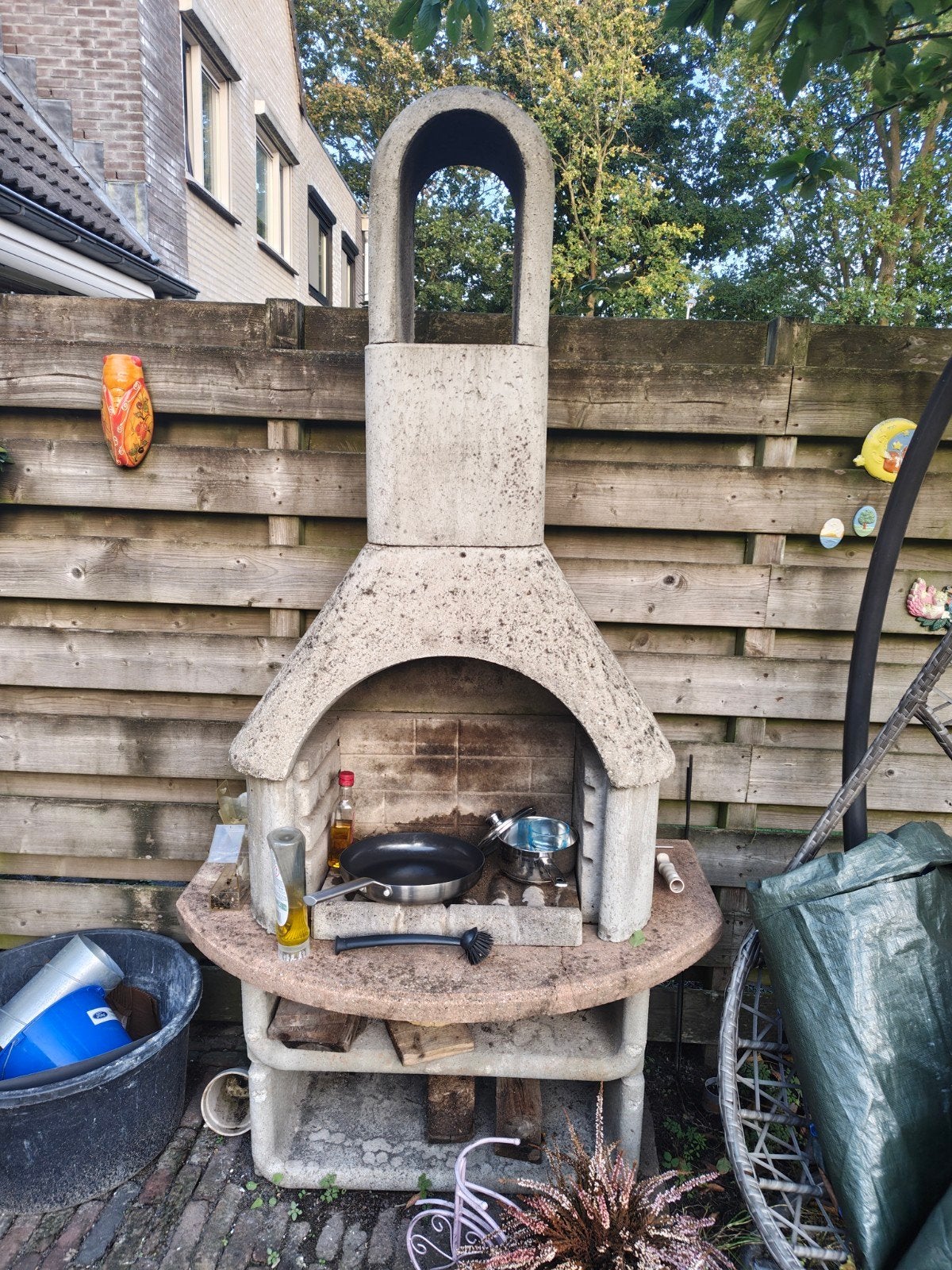 Robuuste betonnen BBQ voor buiten, Tuin en Terras, Ophalen, Gebruikt, Onbekend