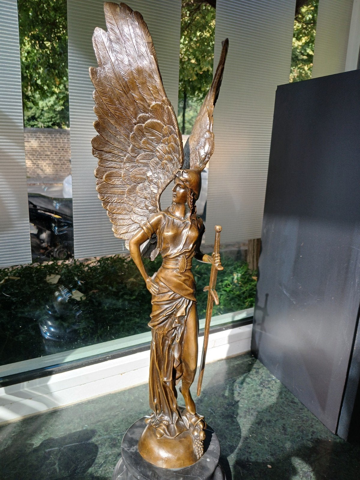 Gesigneerd bronzen beeld: Godin van de Vrede (P. Roche), Antiek en Kunst, Brons, Beeld, Gemerkt, 50 - 100 cm