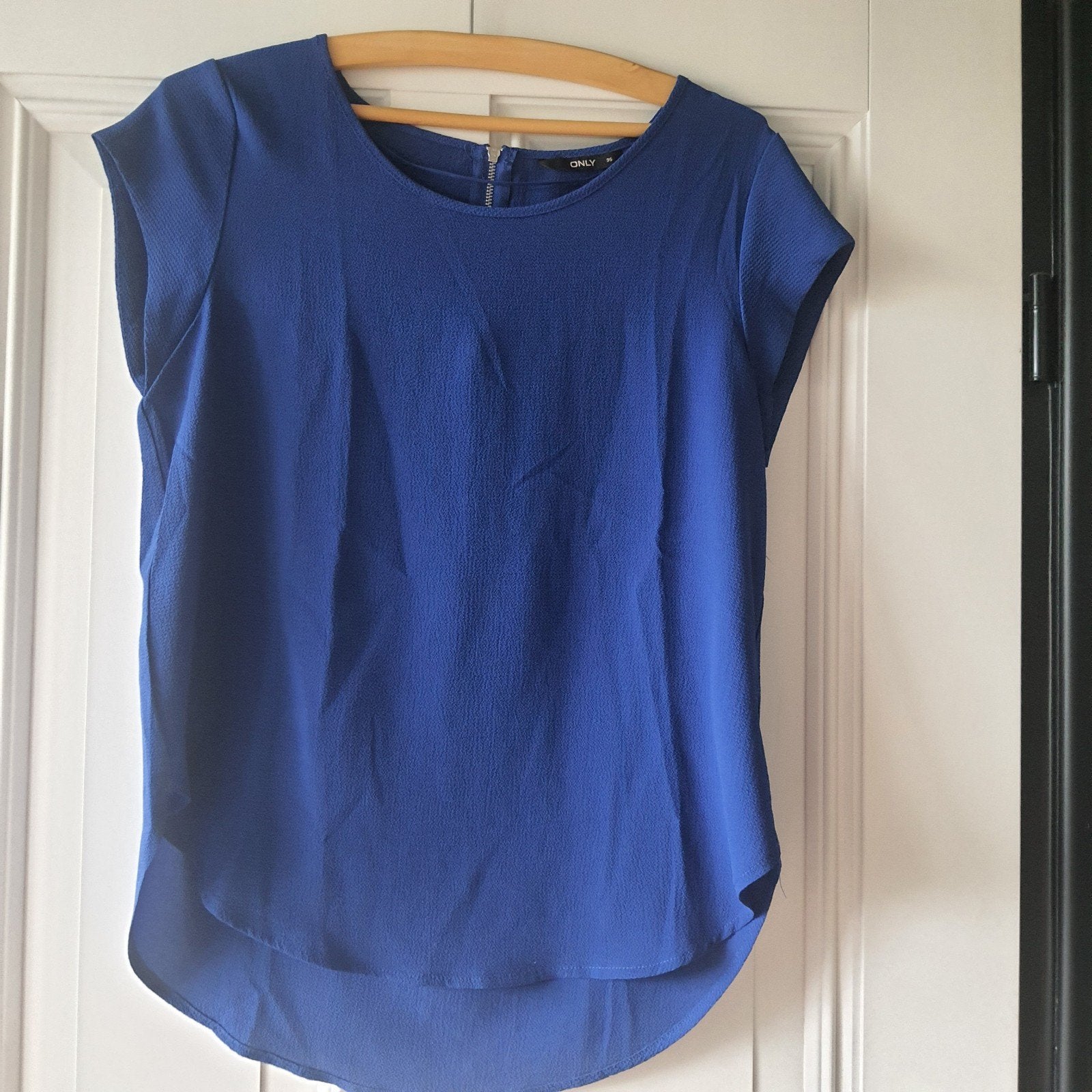 in nieuwstaat mooie kobalt blauwe top maat 36, Kleding | Dames, Tops, Ophalen, Blauw, Korte mouw, Maat 36 (S)