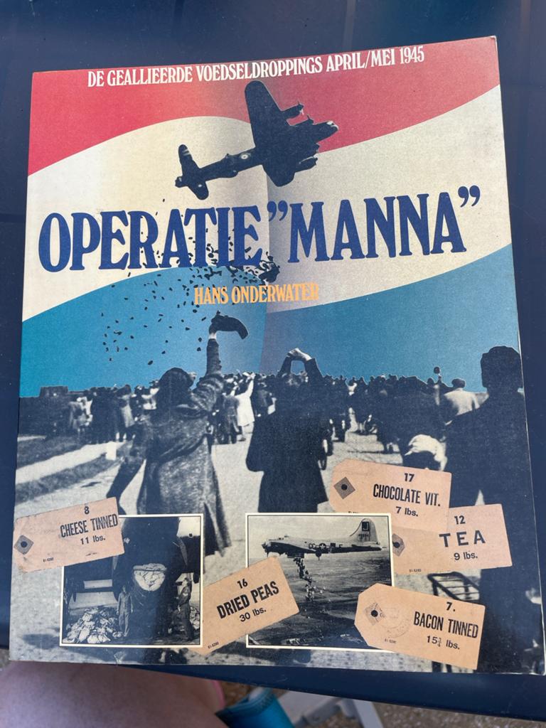 Operatie "Manna" - Geallieerde voedseldroppings 1945, Boeken, Ophalen of Verzenden, Tweede Wereldoorlog, Gelezen, Algemeen