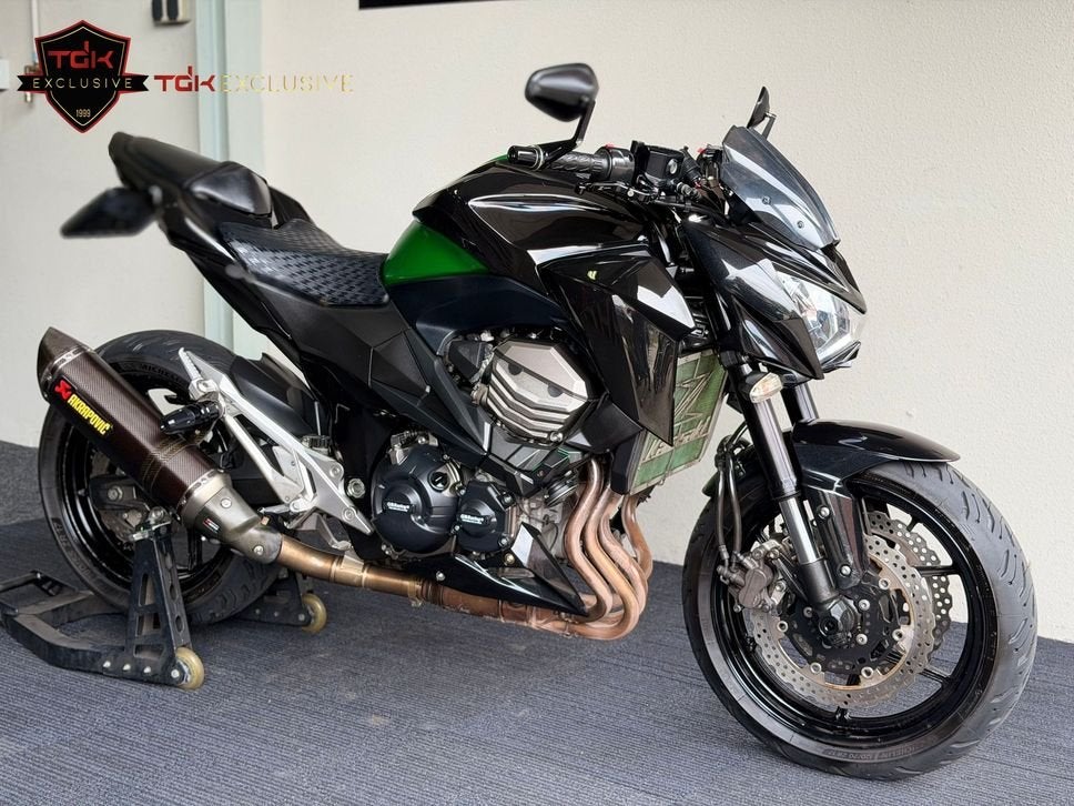KAWASAKI Z800 E 35KW A2 BOMVOL! AKRAPOVIC Z 800 Z800E, Motoren, 4 cilinders, Bedrijf, 806 cc, Minimaal motorrijbewijs A2