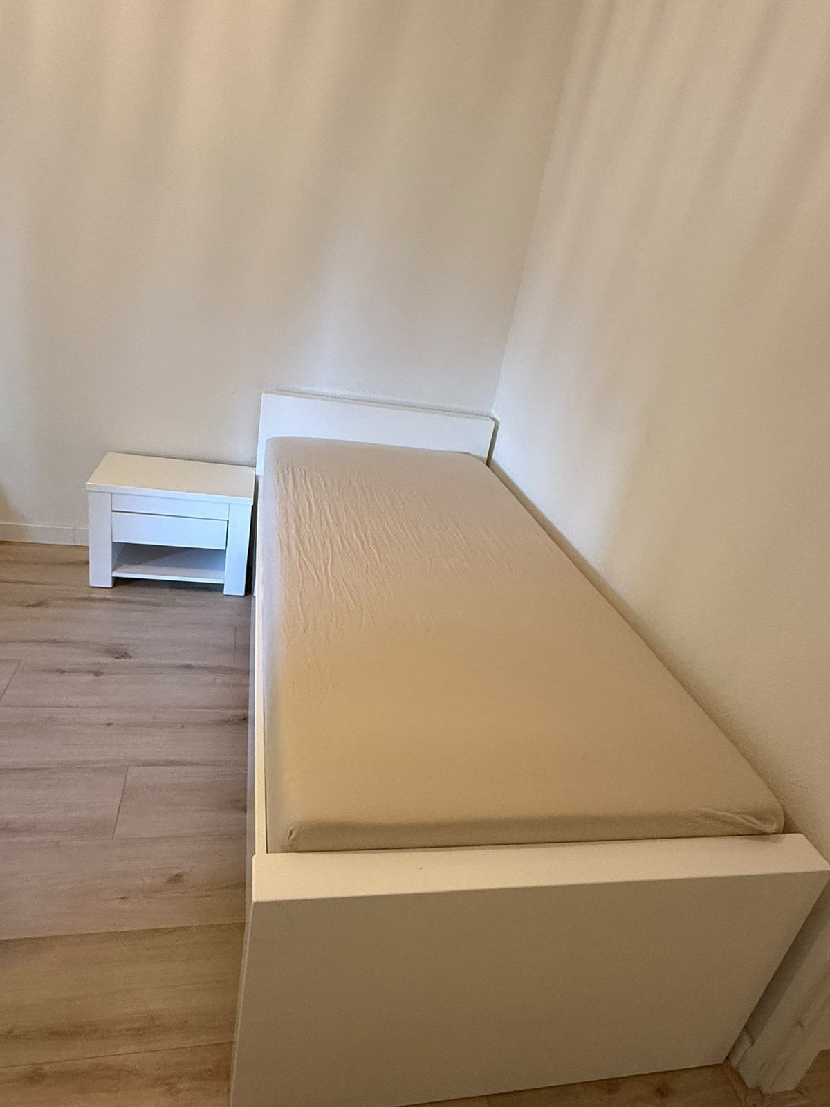 Kidsmill Alaska kinderkamerset – hoogglans wit, Huis en Inrichting, Ophalen, Zo goed als nieuw, Eenpersoons