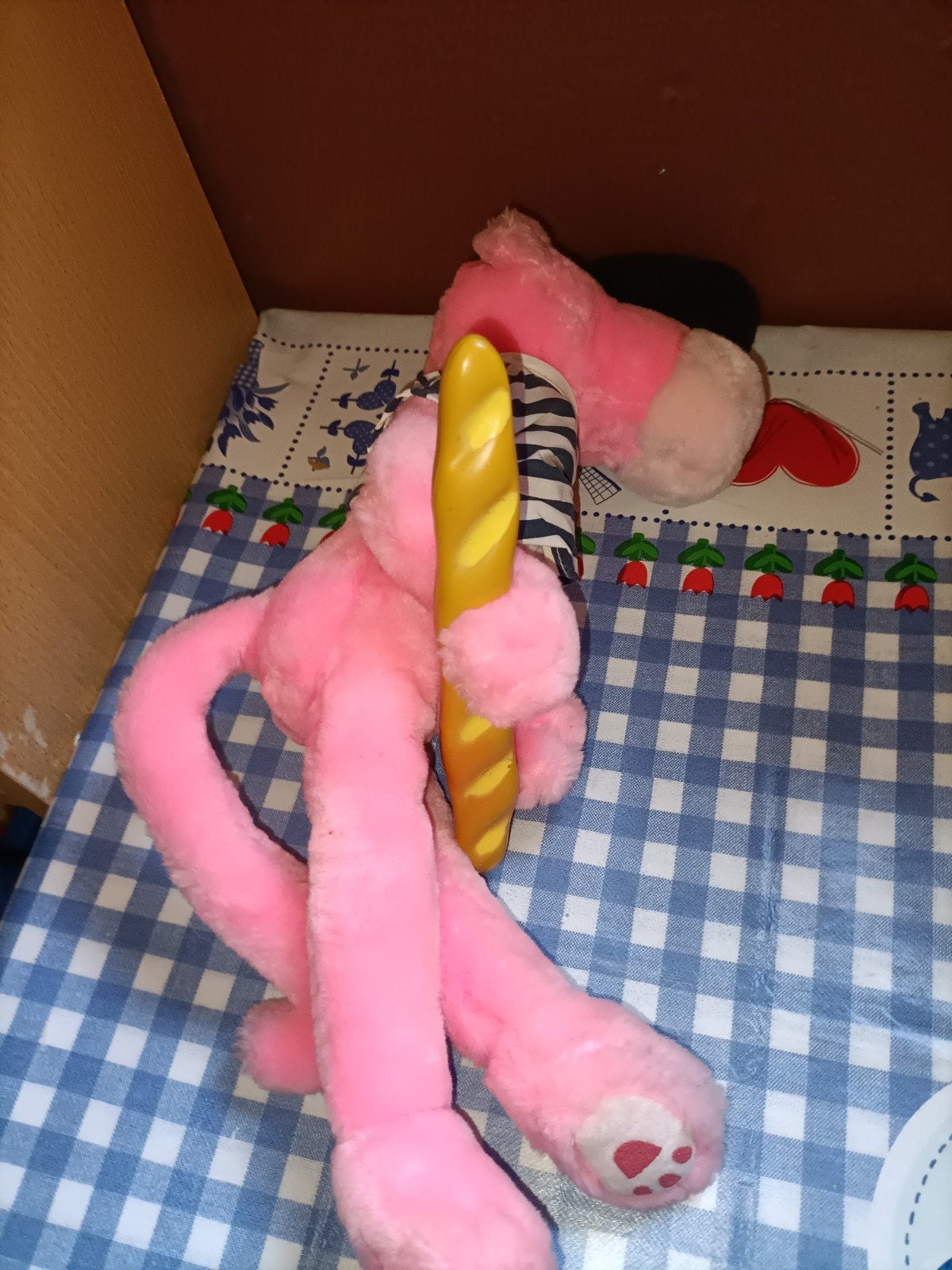 Pink Panter knuffel met alpino pet en stokbrood uit 1989, Ophalen of Verzenden