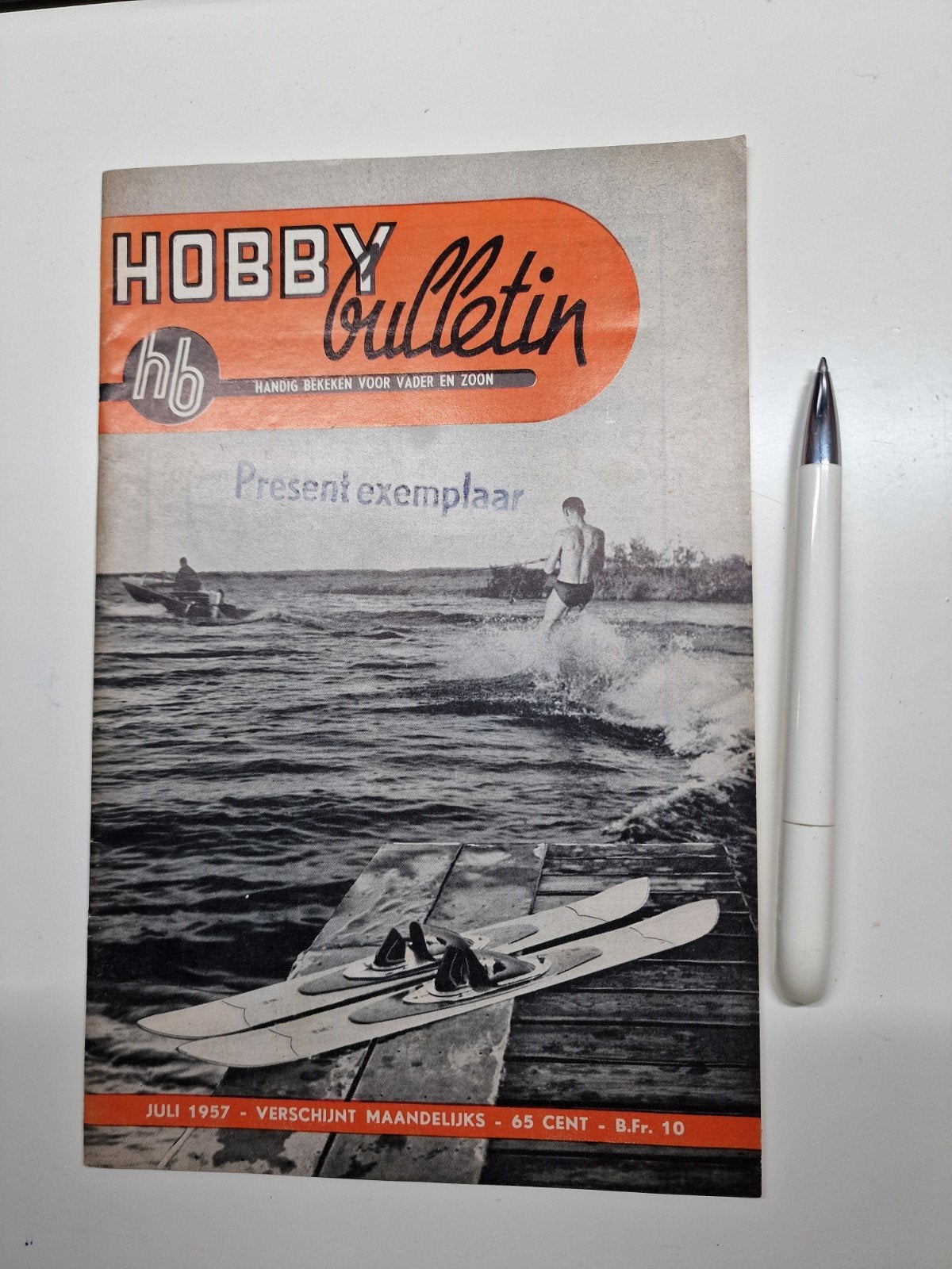 Hobby Bulletin Juli 1957 - Tijdschrift, Ophalen of Verzenden, Gelezen, Overige onderwerpen