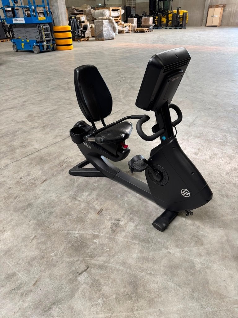 LIFE FITNESS ELEVATION DISCOVER SE3 RECLINE BIKE, Sport en Fitness, Ophalen, Gebruikt, Benen, Krachtstation