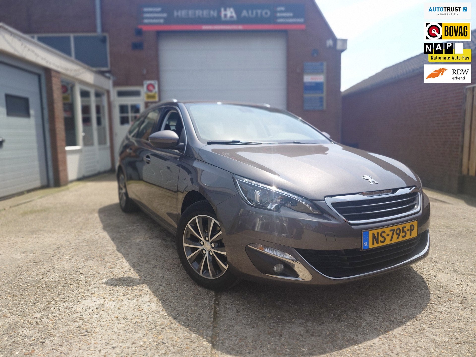 Peugeot 308 SW 1.2 PureTech Allure Dealer onderhouden, 1e Ei, Auto's, Dealer onderhouden, Stof, Gebruikt, 1199 cc
