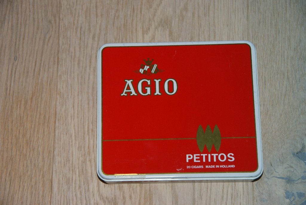 Te koop Sigarenblik of doos van Agio Petitos voor 20 sigaren, Ophalen of Verzenden, Zo goed als nieuw, Sigarenbandjes