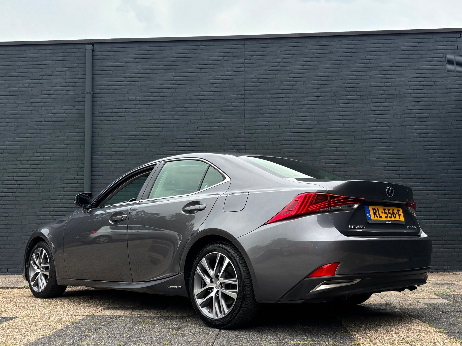 Lexus IS 300h Business Line | Hybrid Health Check | Onderhou, Automaat, Achterwielaandrijving, Gebruikt, 181 pk