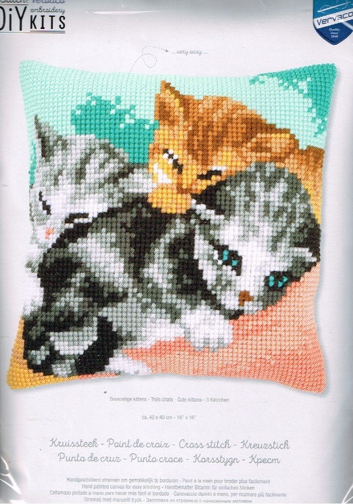 Cado vervaco borduurpakket kussen SNOEZIGE KITTENS, Ophalen of Verzenden, Nieuw, Handborduren, Borduurpakket