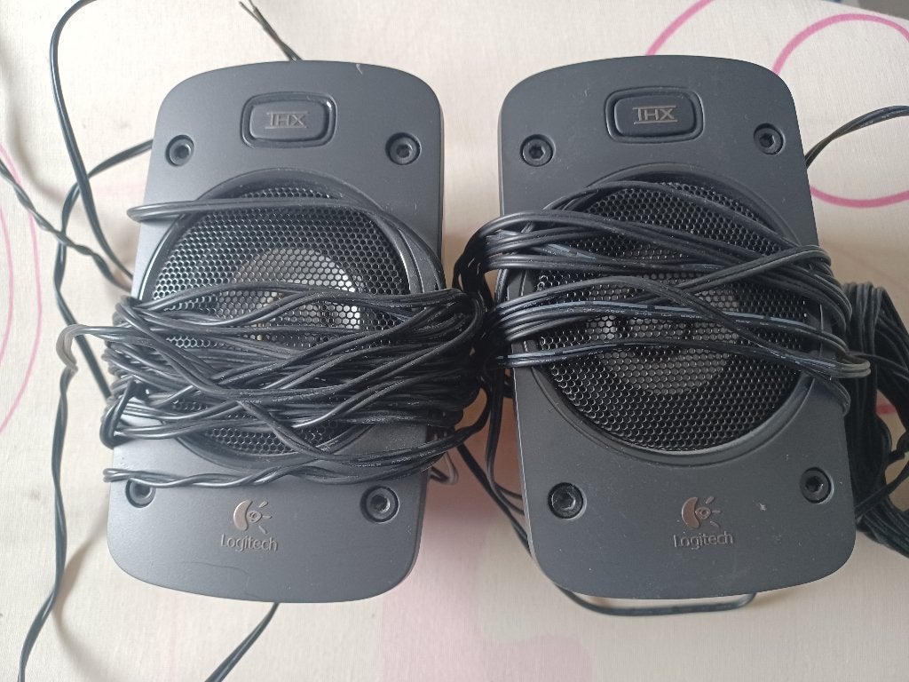 THX Logitech speakers 2 stuks, Audio, Tv en Foto, Luidsprekers, Ophalen, Gebruikt, Logitech, Minder dan 60 watt