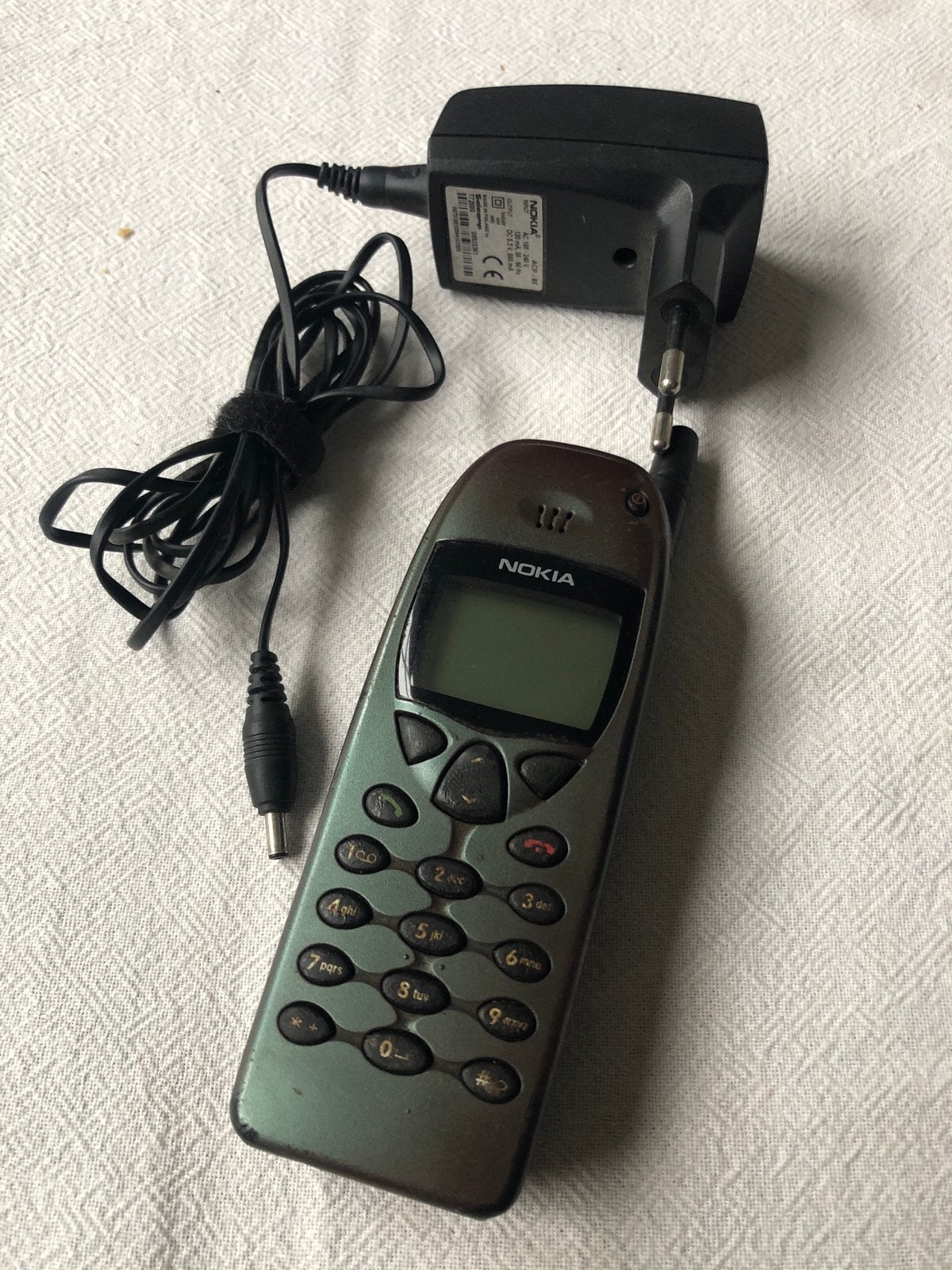 Nokia 6110 - Klassieke mobiele telefoon met oplader, Gebruikt, Overige kleuren, Geen camera, Fysiek toetsenbord