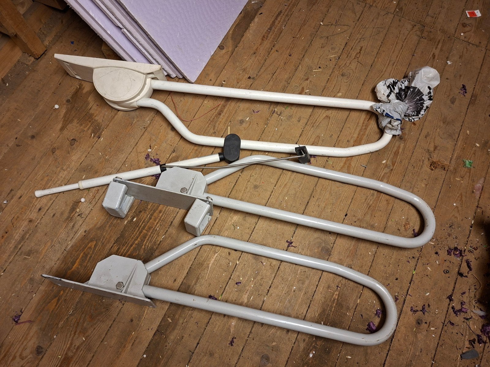 3 invalide toilet beugels, Ophalen