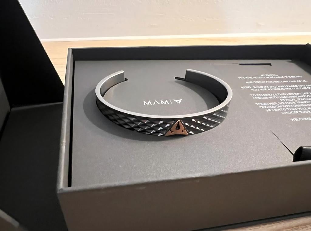 MAMI x CUPRA Armband - Zwart met Koperen Details, Ophalen of Verzenden, Zo goed als nieuw, Zwart, Staal