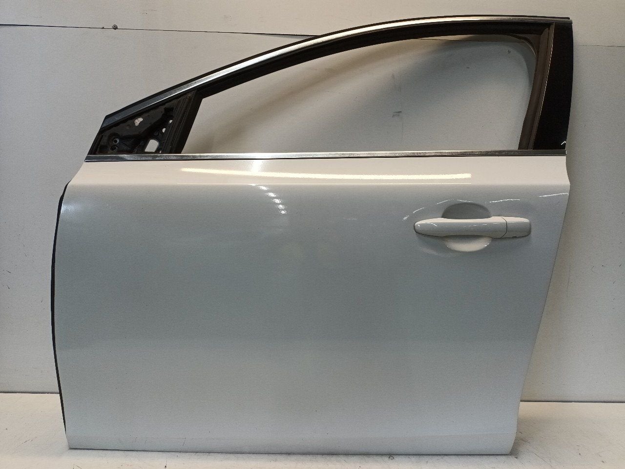 Portier links voor Volvo V40, Auto-onderdelen, Carrosserie en Plaatwerk, Onderdelen@venauto.nl, Van der Ven Autorecycling B.V.