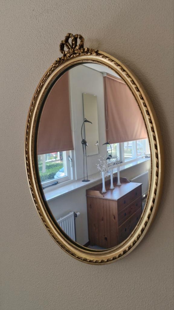 Ovale spiegel met gouden detail en kroon, 46 cm hoog, Ophalen, Ovaal, Minder dan 100 cm