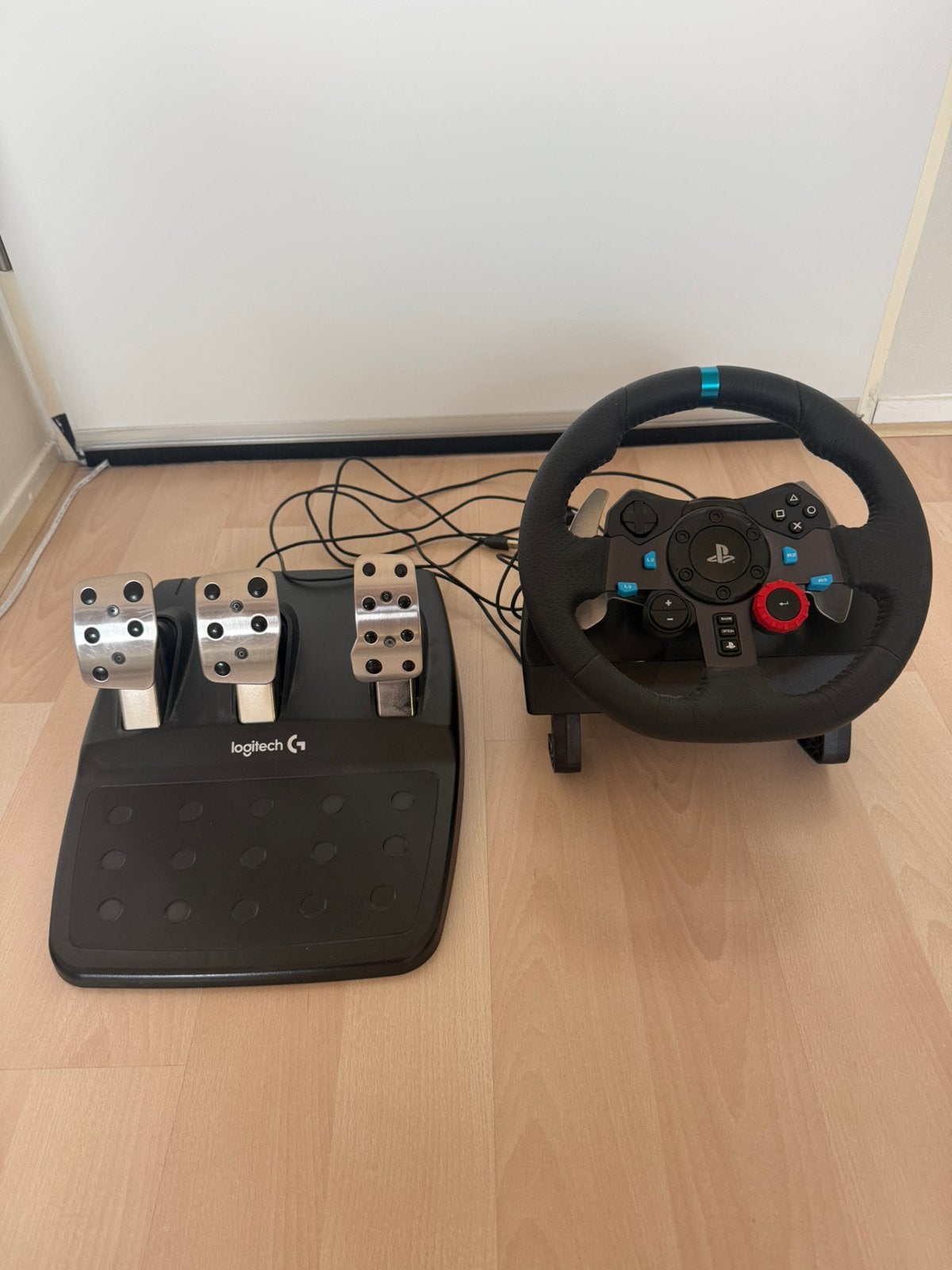 Logitech G29 racestuur met pedalen – PS5, PS4 en PC, Ophalen of Verzenden, Zo goed als nieuw, Stuur of Pedalen, PlayStation 4