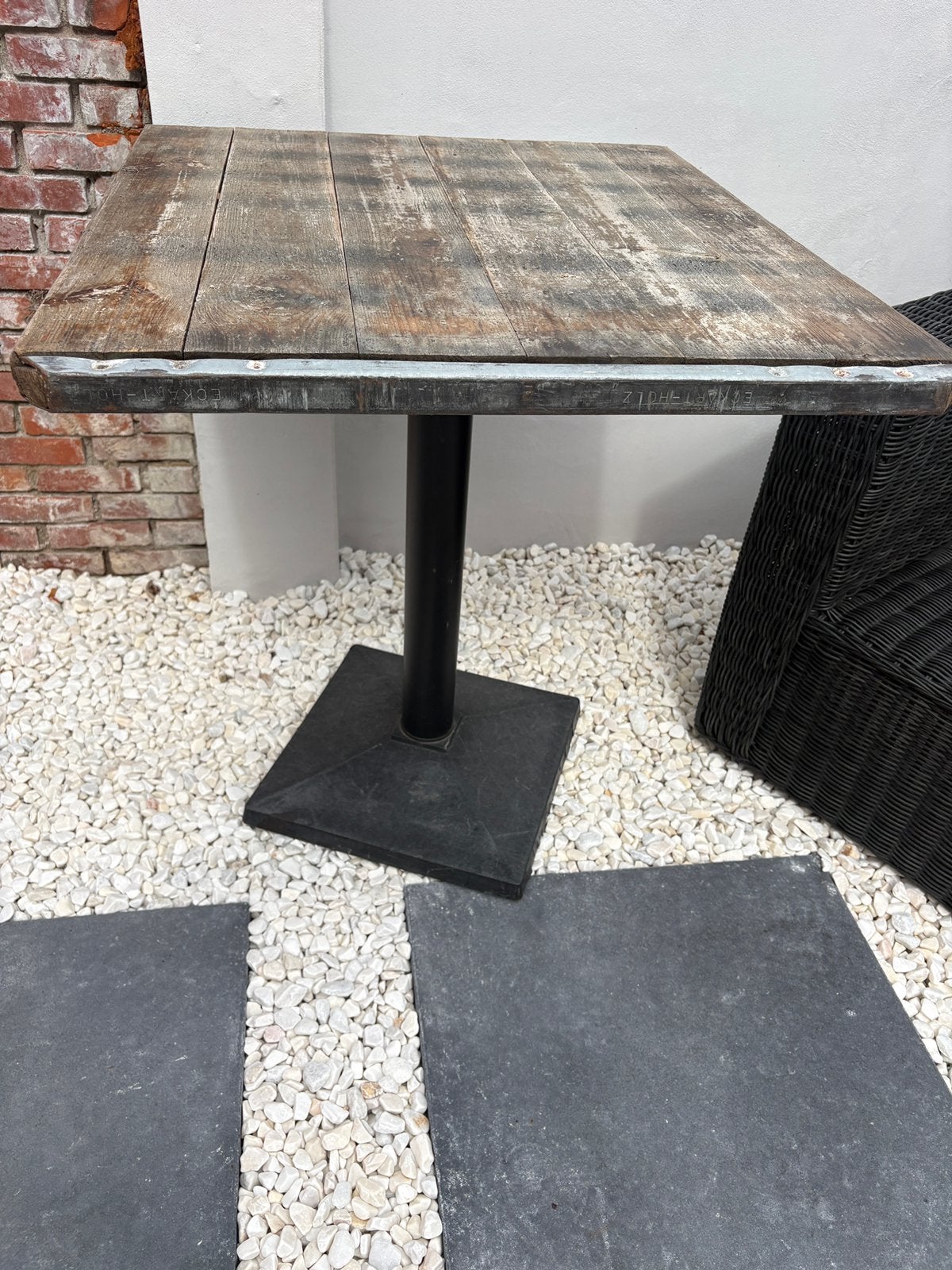 Bistro tafel/Steenschot tafel/Terrastafel, Ophalen, Zo goed als nieuw, Rechthoekig, Hout