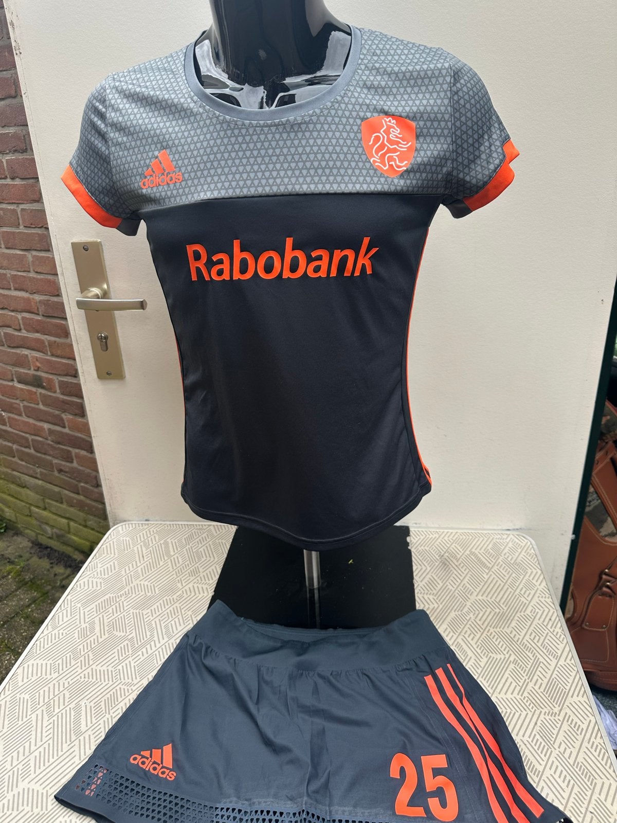 Adidas Rabobank Hockey Tenue Nederlands Elftal Maat L, Sport en Fitness, Ophalen of Verzenden, Zo goed als nieuw, Kleding