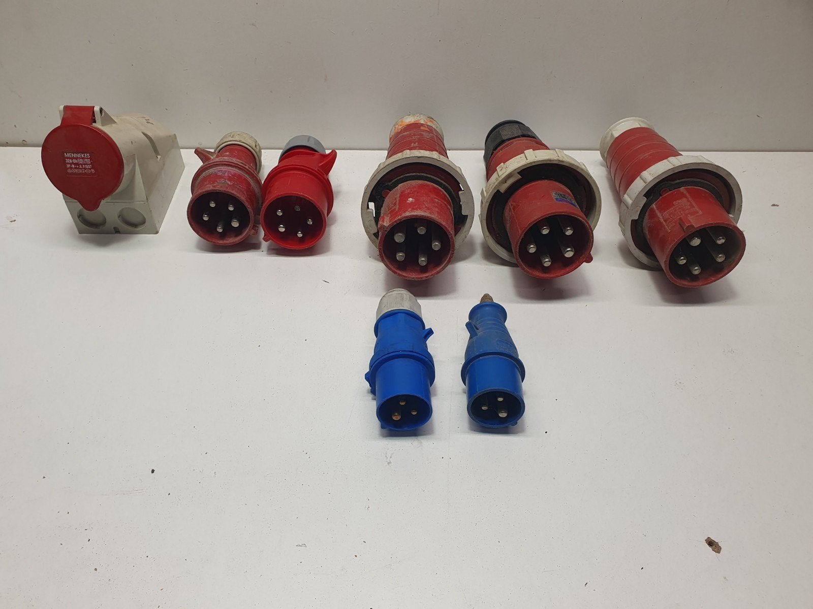 Cee form stekkers 16, 32 en 63 amp, Ophalen of Verzenden, Stekker