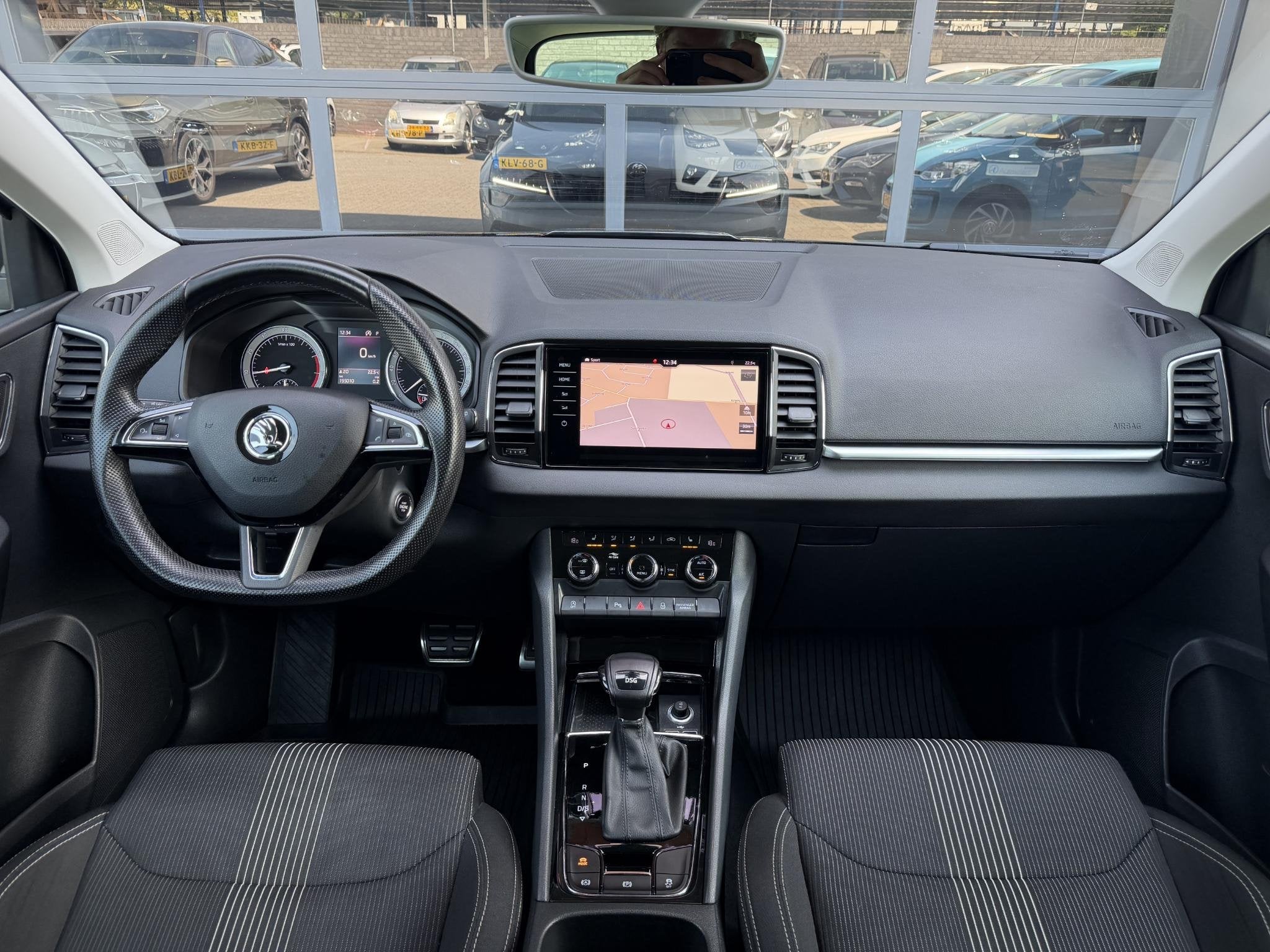 Skoda Karoq 1.5 TSI ACT Style Business Navi | Camera | NAP, Auto's, Stof, 4 cilinders, 150 pk, Bedrijf