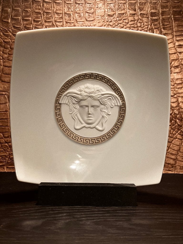 Versace Rosenthal Gorgona Medusa Schaal 18 cm of 22 cm, Antiek en Kunst, Antiek | Porselein, Ophalen of Verzenden