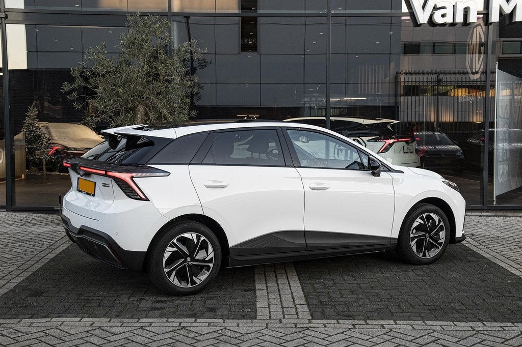 MG MG4 Electric Luxury 64 kWh, Auto's, MG, 12 maanden, Gebruikt, Origineel Nederlands, 500 kg