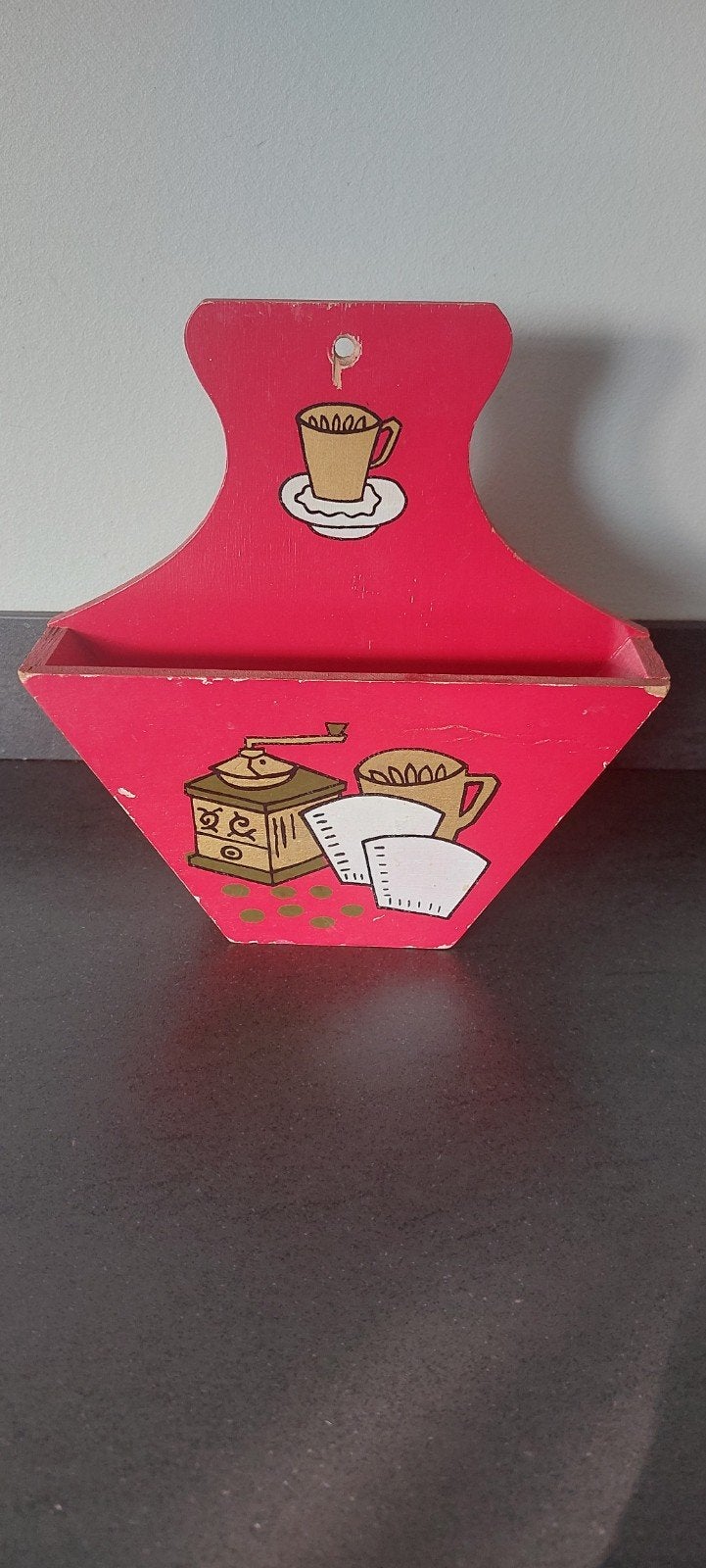 Vintage koffiefilterhouder. Rood, met leuke print, Huis en Inrichting, Hout, Ophalen of Verzenden, Rood, Overige merken