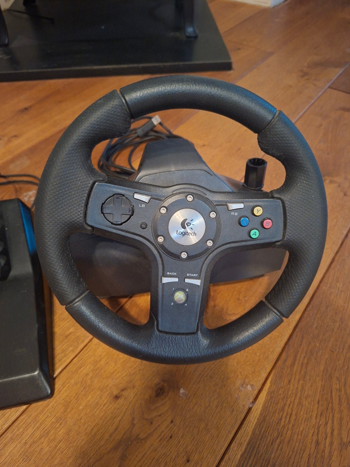 Logitech DriveFX Racing Wheel G-X3E10 voor Xbox 360, Racestuur, Gebruikt, Xbox, Force feedback