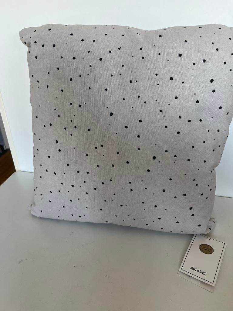 Leuk wit stippeltjes kussen (nieuw), Ophalen of Verzenden, Nieuw, Wit, Vierkant