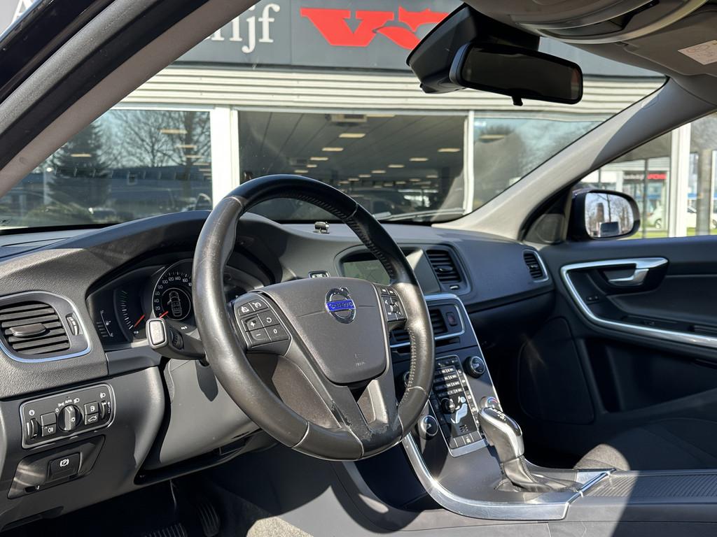 Volvo V60 2.0 D2 Automaat | Navi | Cruise | Trekhaak | BTW, Stof, Gebruikt, 4 cilinders, 1969 cc