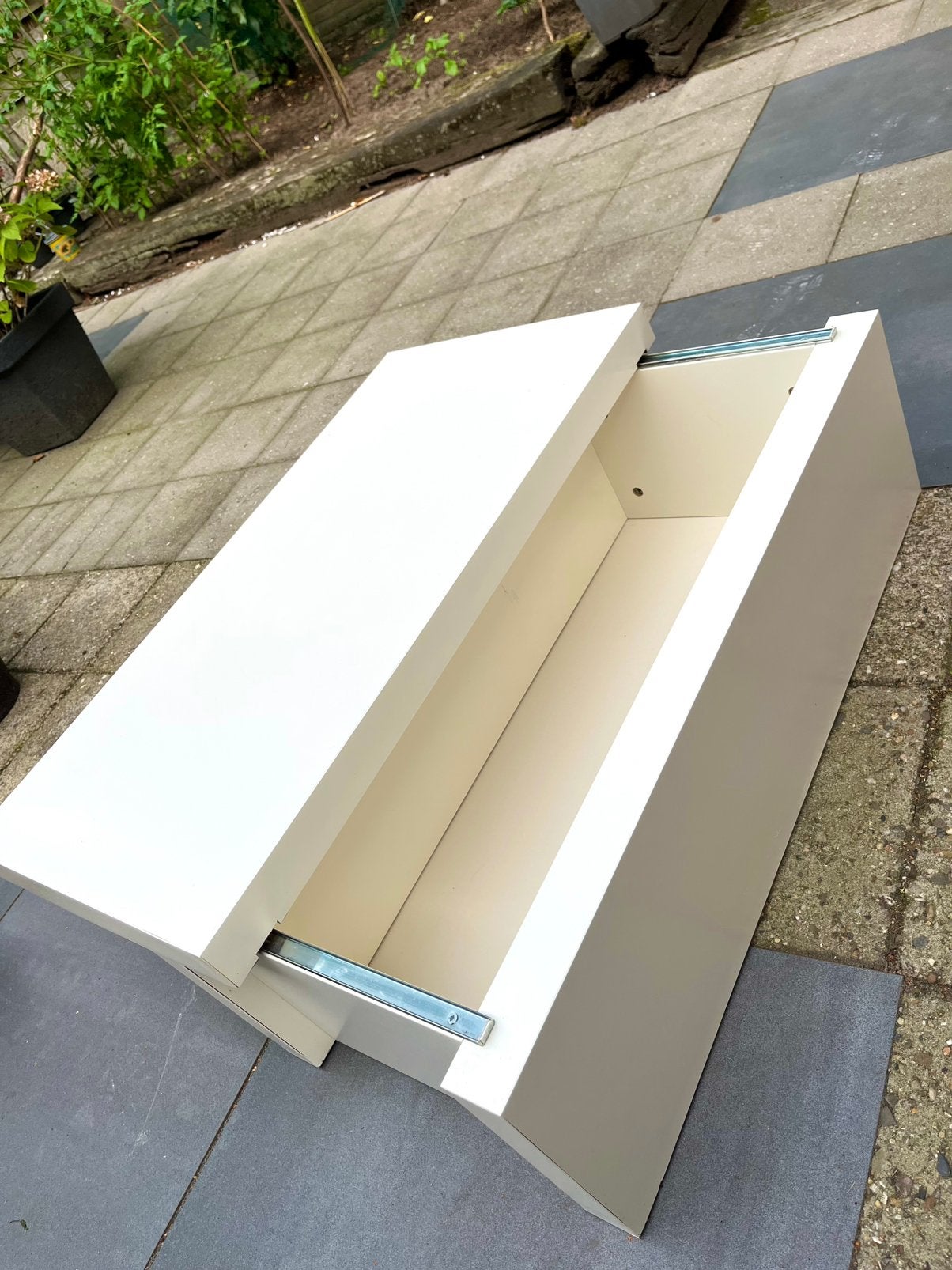 Witte Blok Salontafel met Uitschuifbare Opbergruimte, Ophalen