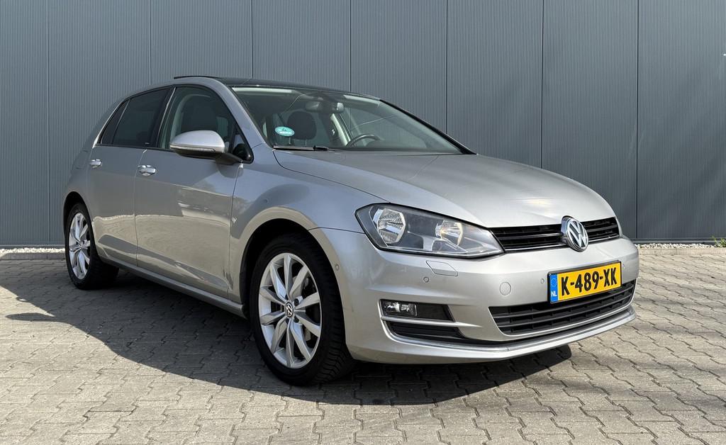 Volkswagen Golf 1.2 TSI Connected Series Airco Pano Cruise, Auto's, Stof, Gebruikt, 4 cilinders, Bedrijf