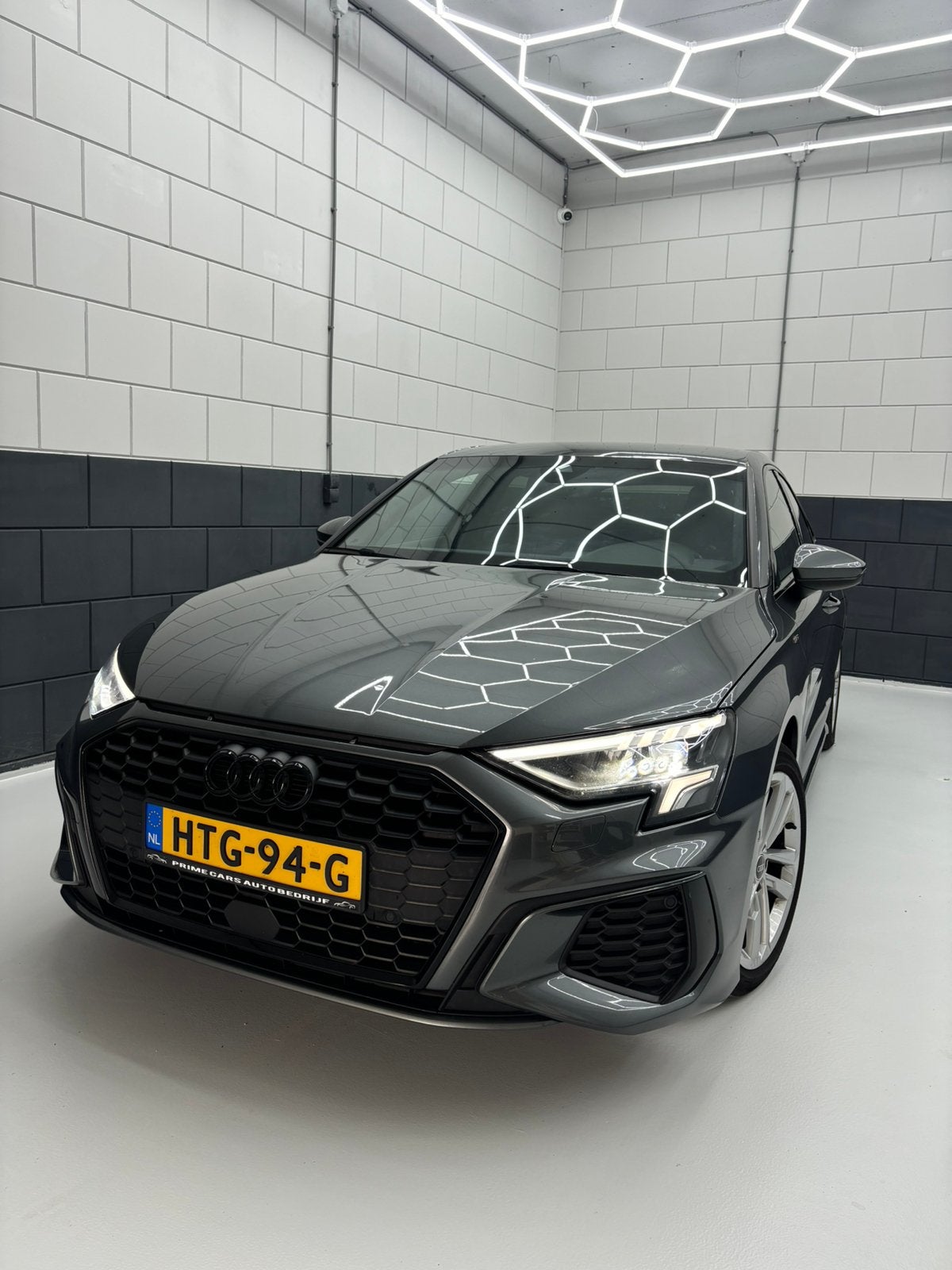 Audi A3 Sportback 30 Tfsi | 3x S-Line Daytona Grey, Zwart, 19 km/l, 3 cilinders, 999 cc