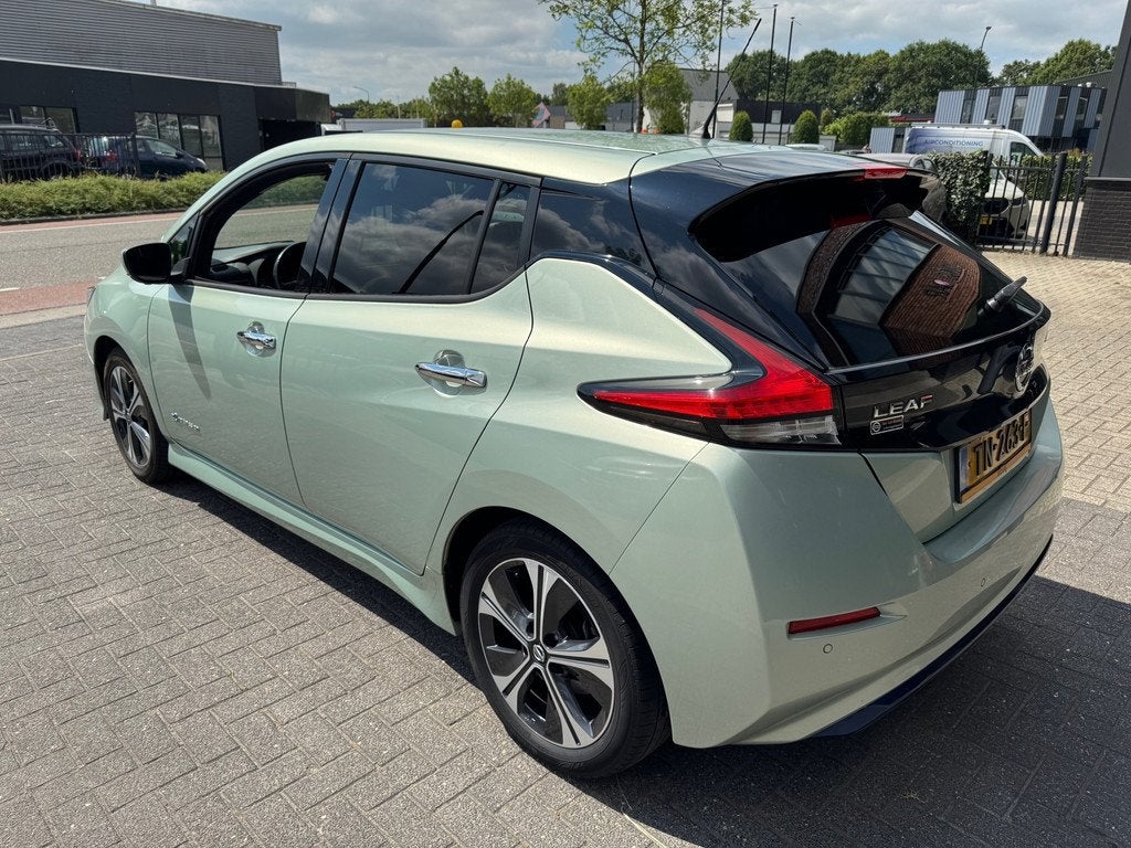 Nissan LEAF N-Connecta 40 kWh 360 CAMERA STOELVERW ACC DEALE, Auto's, Nissan, Gebruikt, 150 pk, Origineel Nederlands, 378 km